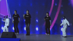 去开创人机同场竞技的新